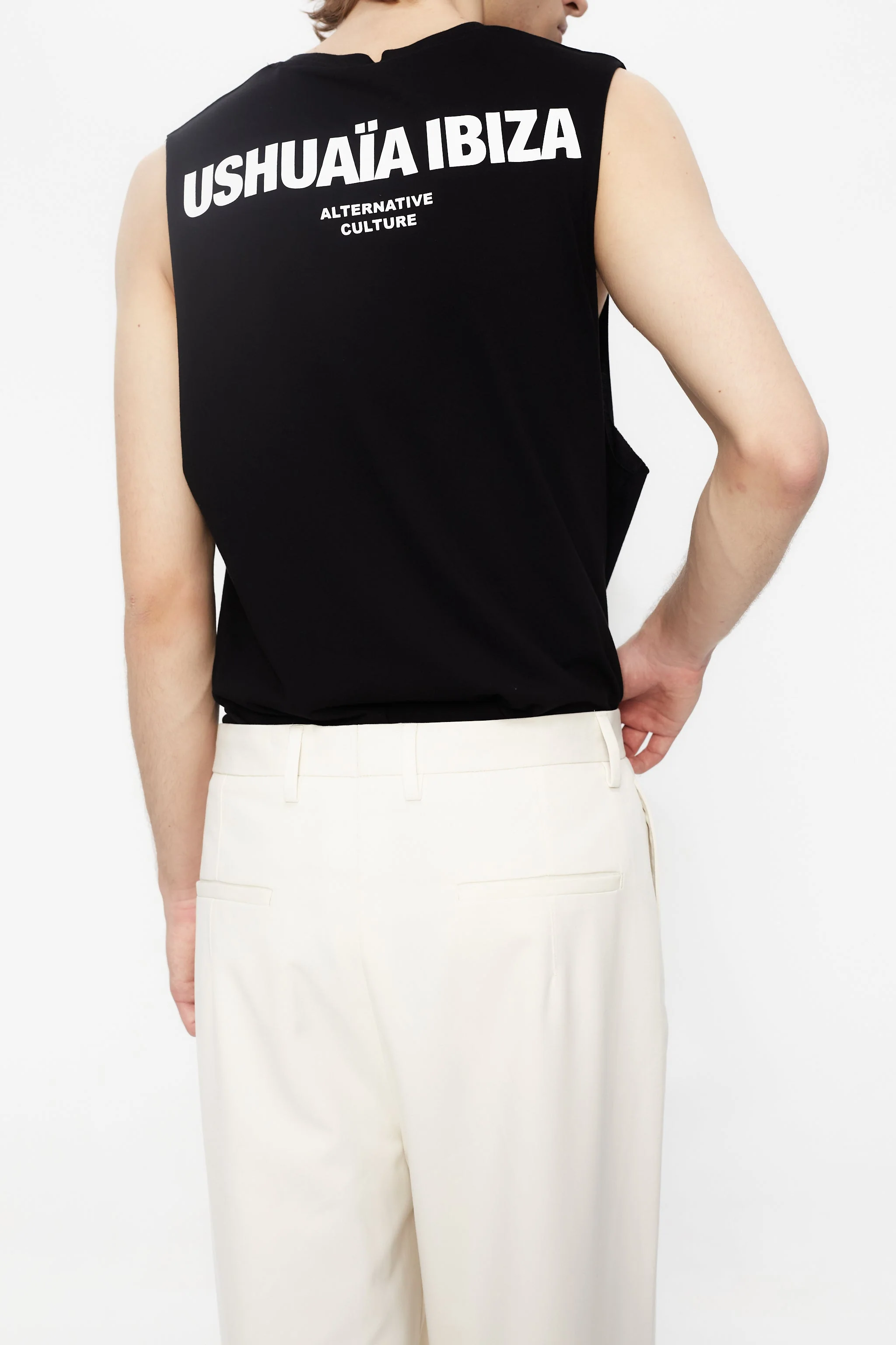 Ushuaïa Logo Tank – SS25 – Black - Image 2